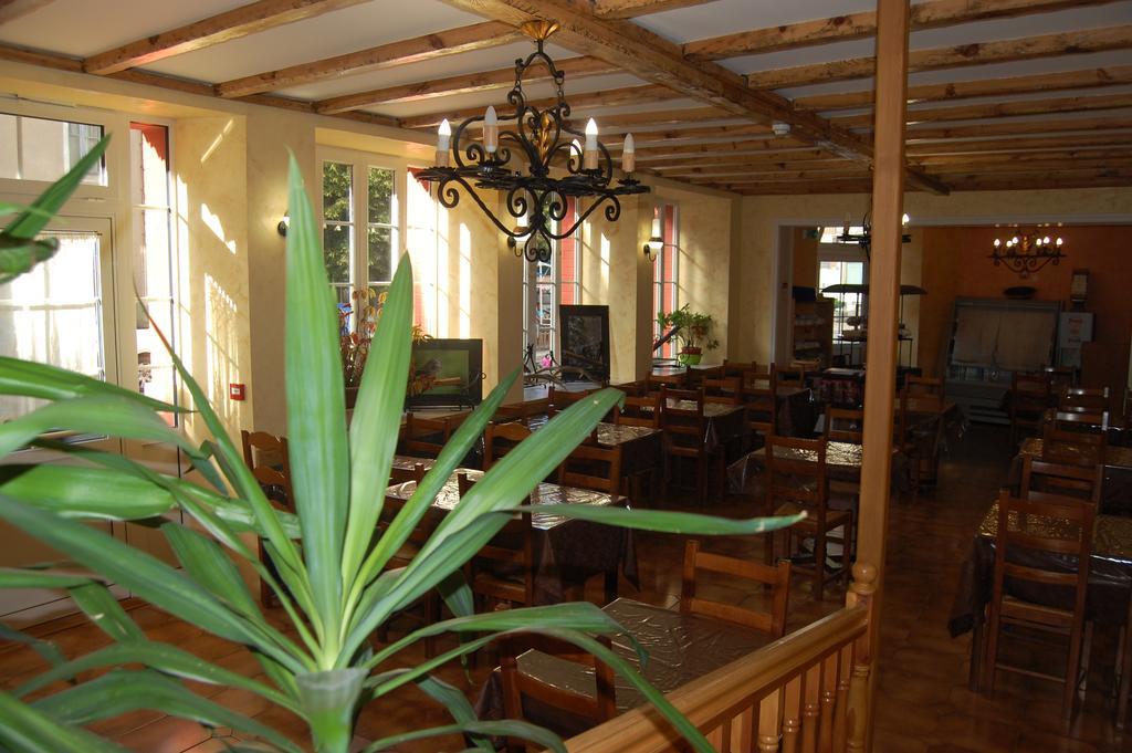 La Vieille Auberge Saint-Privat-d'Allier Exterior photo