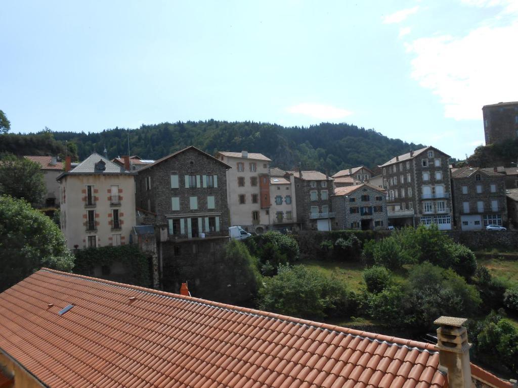 La Vieille Auberge Saint-Privat-d'Allier Exterior photo